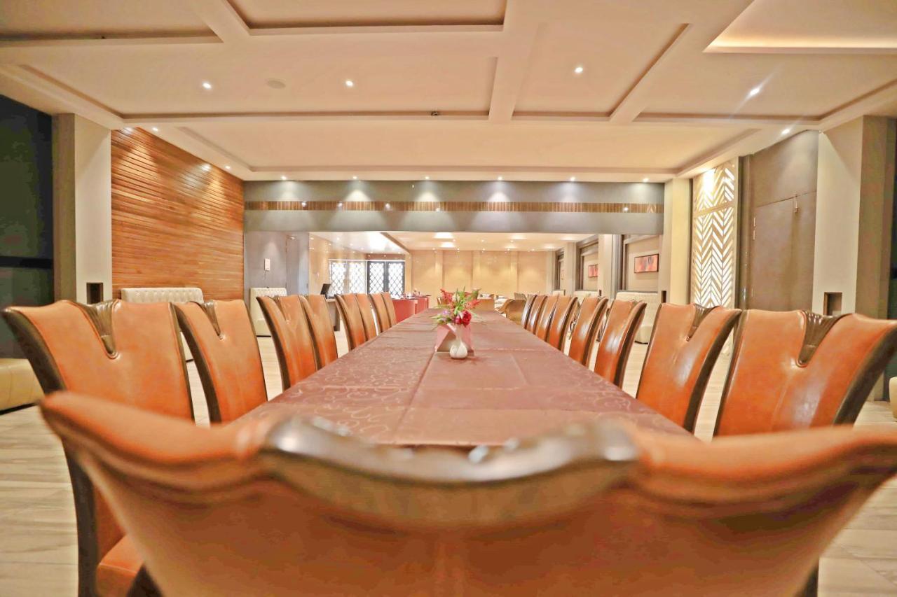 Bindiram Express By Shrigo Hotels Sitapur Muafi Exterior foto